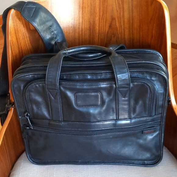 Authentic Tumi Leather Expandable Bag - Picture 7 of 11